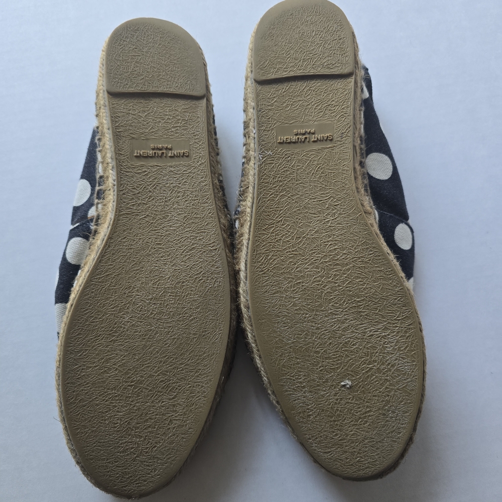 Saint Laurent Tan Textured Sole - Picture 6 of 10